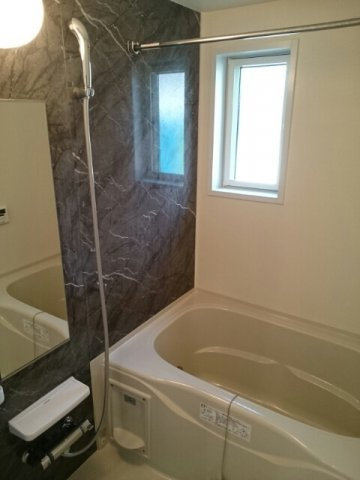 プラシード．ブレッザの浴室|きれいなお風呂です