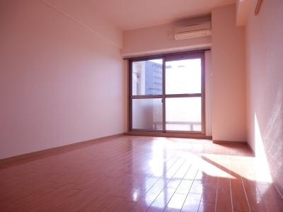 ビレイユ真英河原町の居間・リビング