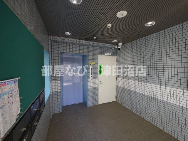 津田沼北見マンションのエントランス|エレベーターあります