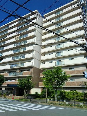 ルネ三田フラワーコートの外観