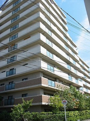 ルネ三田フラワーコートの外観