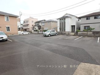 【駐車場】