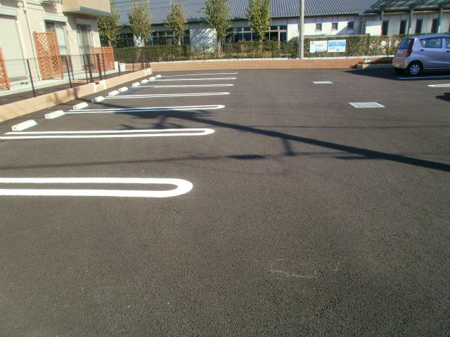 サンメゾン大平Aの駐車場