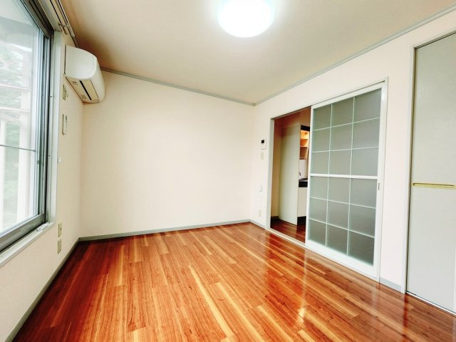 【居間・リビング】 | パークサイドハウスA | 洋室
＊別室参考