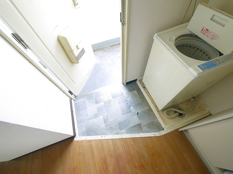 プレステ赤膚マンションの玄関