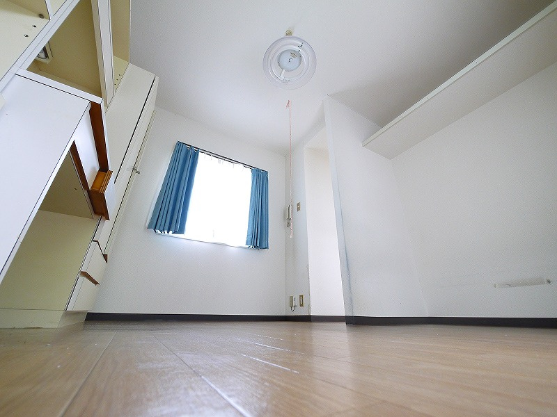 プレステ赤膚マンションの洋室