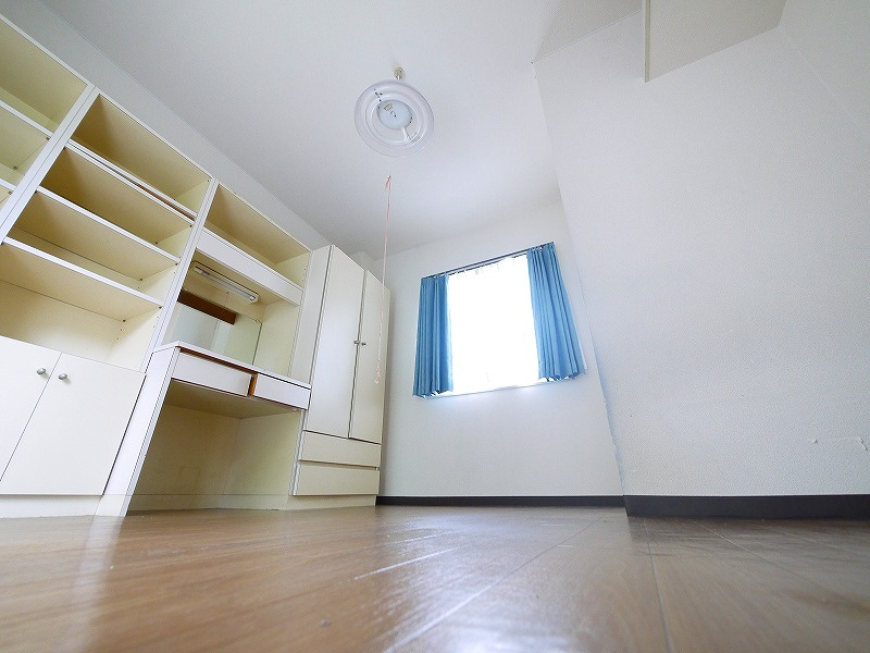 プレステ赤膚マンションの洋室