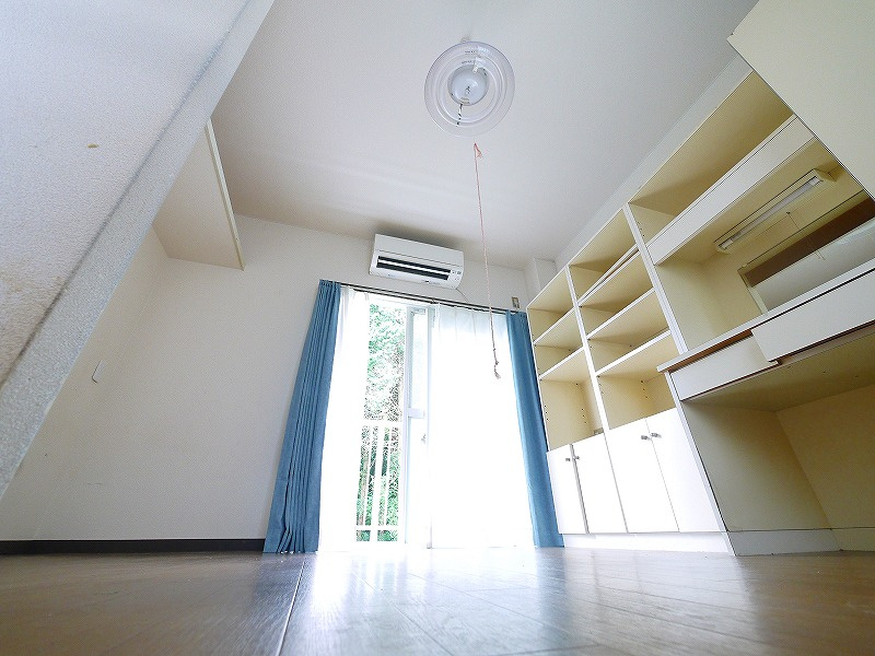 プレステ赤膚マンションの洋室