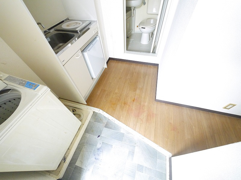 プレステ赤膚マンションの玄関