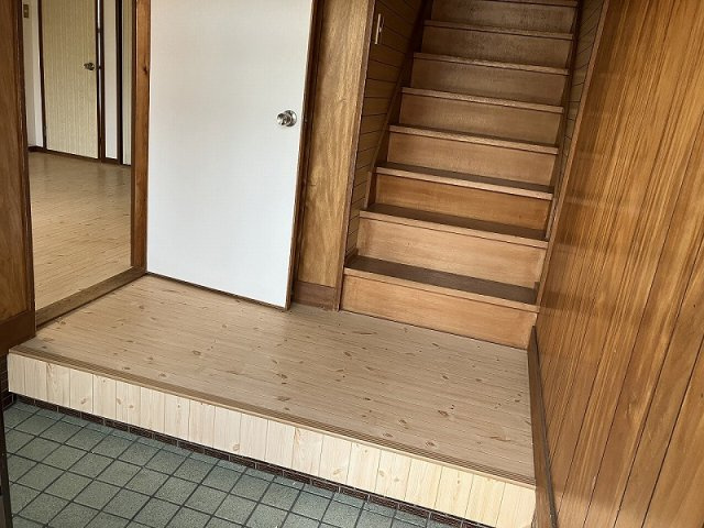 敦賀市栄新町借家の玄関
