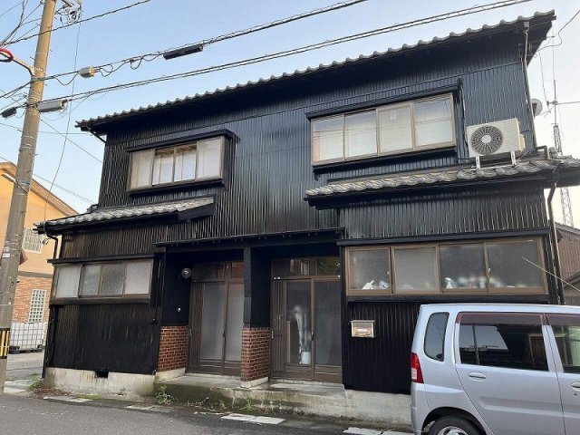 敦賀市栄新町借家の外観