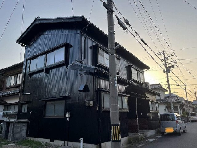敦賀市栄新町借家の外観