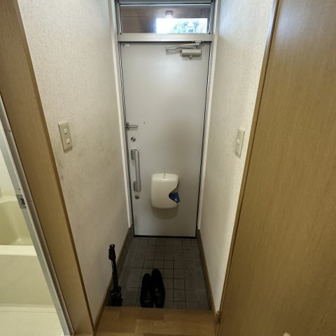 母恋グランドハイツの玄関