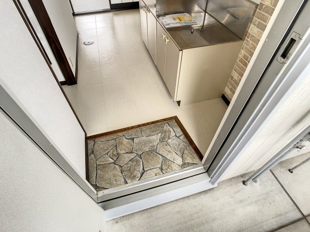 ラプラスジュネスの玄関