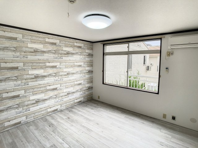 ラプラスジュネスの洋室