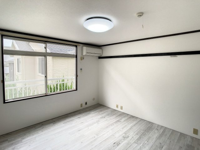 ラプラスジュネスの洋室