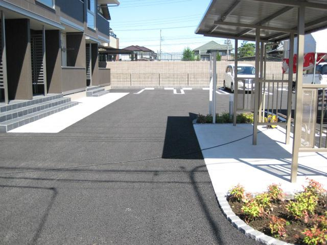 アールズハウスの駐車場|南側が駐車場です。