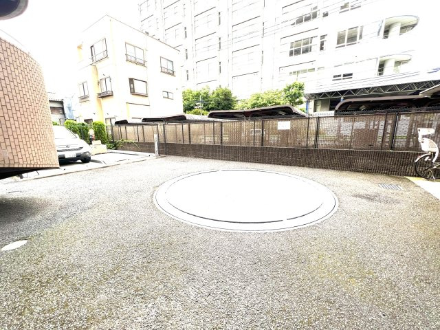 日神パレステージ亀戸第6の駐車場
