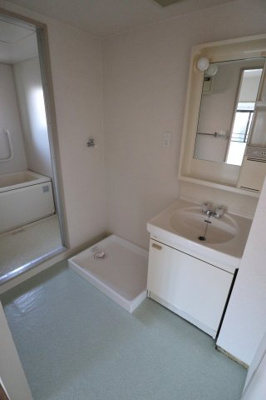 【洗面所】 | セピアコート山本 | 明るい洗面所です