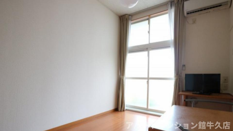 レオパレスカネエーズ吾妻の居間・リビング|画像3