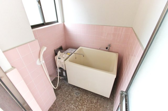 呉市広杭本町1棟売マンションの浴室