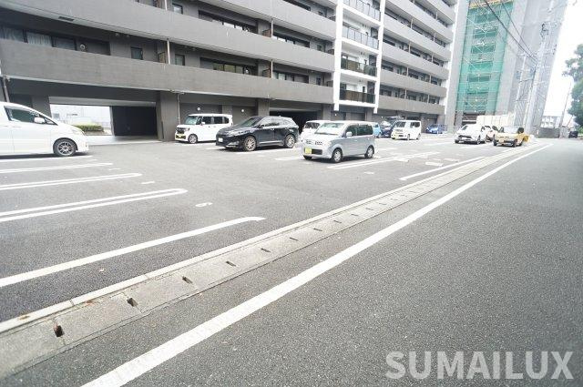 菊池郡菊陽町大字津久礼の賃貸マンションの駐車場