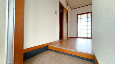 【玄関】 | コーポスギヤマ