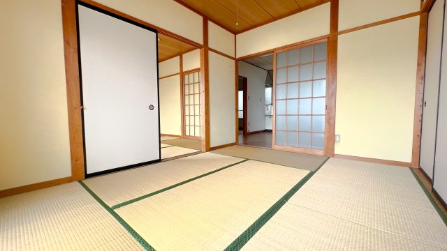 コーポスギヤマの和室