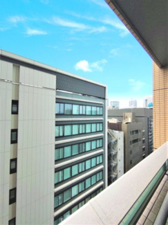 【展望】 | 【 View 】
木の暖かさをより感じさせてくれる太陽の光、一日の始まりを心地よく演出してくれます。窓から入る気持ちのいい風で、活力がみなぎることでしょう。