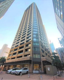 【外観】 | 【 Appearance 】
存在感のある建物は、居住者の拠点としてずっと価値を持ち続ける。今もそこでじっと佇み、居住者の安全や安心を守ってくれています。