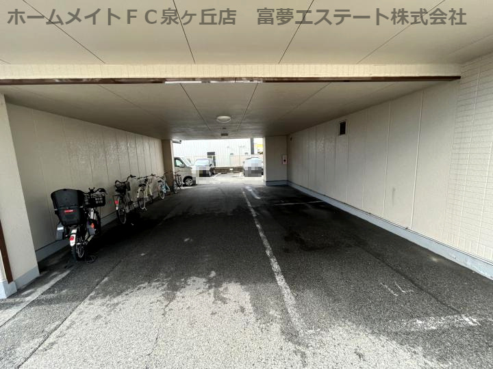 メゾン・ド・キタノの駐車場