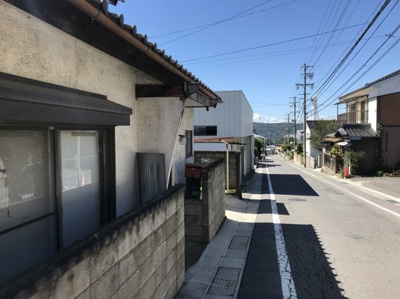 【前面道路含む現地写真】 | 小諸市六供中古住宅