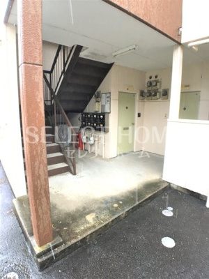 【エントランス】 | ハイツマローネ | 清潔なエントランスです