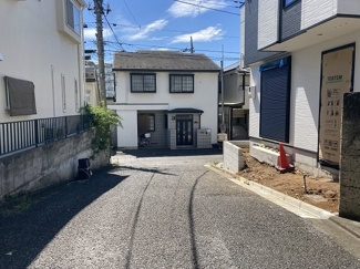 【前面道路含む現地写真】