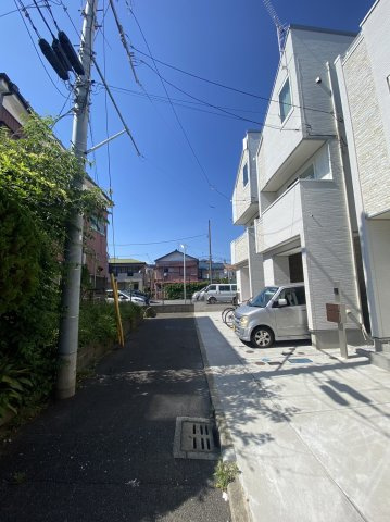 七島町　築浅戸建ての前面道路含む現地写真|前面道路含む現地写真です