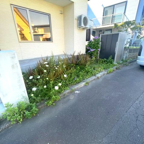 室蘭市高砂町2丁目3-17戸建の駐車場