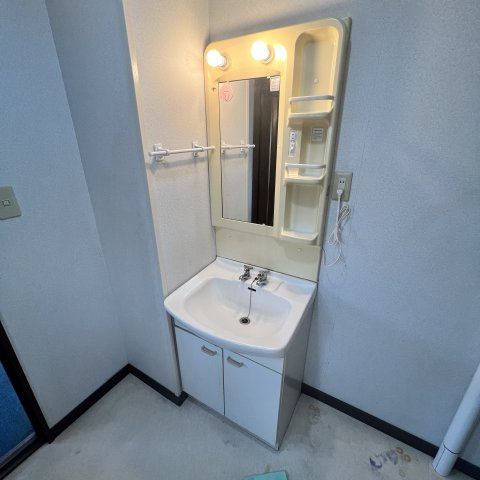 室蘭市高砂町2丁目3-17戸建の洗面所