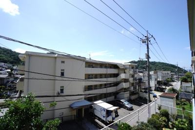 【展望】 | 【上質リノベ】コープ野村牛田東 | 【四季を感じる】
四季の移ろい・爽やかな青空や風を感じられ
自然を愉しめるパノラマビュー。
毎日の暮らしに余裕を感じさせてくれる、
遮る物の無い開放的な眺望を是非、ご堪能ください。