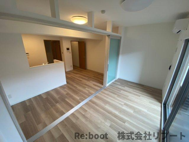 ドゥーエ妙典の居間・リビング