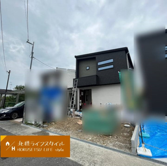 【前面道路含む現地写真】