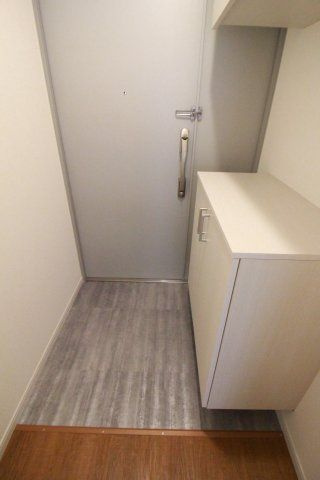 GRIDDERの玄関|同間取り別部屋の参考写真です。