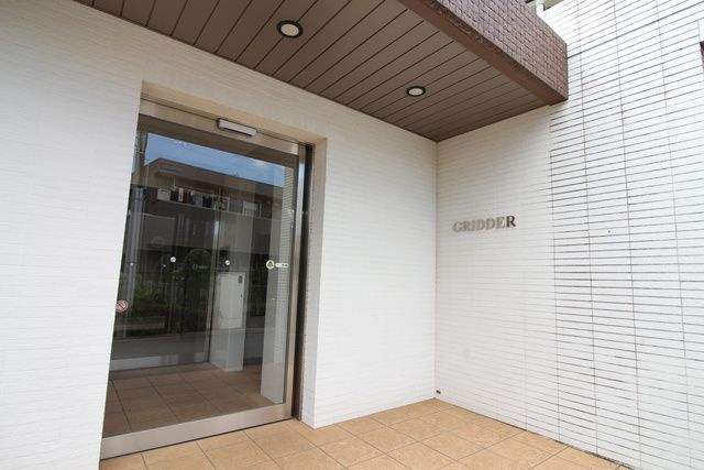 GRIDDERのエントランス