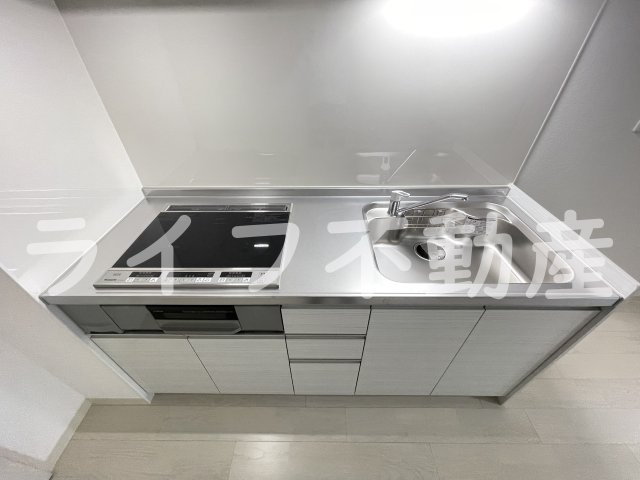 クリエオーレ衣摺Ⅰのキッチン|コンパクトなキッチンで掃除もラクラク