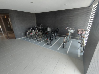 【その他共用部分】 | ブリアンテ | 駐輪場です