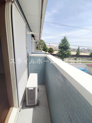 【バルコニー】 | 牛川通ウラヤマハイツ | 暖かな日差しのふりそそぐバルコニー