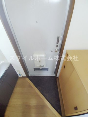 【玄関】 | 牛川通ウラヤマハイツ | 別部屋写真です。