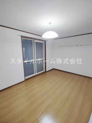 【居間・リビング】 | 牛川通ウラヤマハイツ | 別部屋写真です。