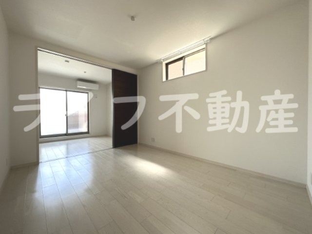 LEPUS御厨Aの居間・リビング|使いやすい居間です