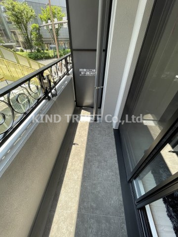 レクシア天神西町のバルコニー|暖かな日差しのふりそそぐバルコニー