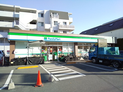 ファミリーマート まるいし希望丘店まで300m